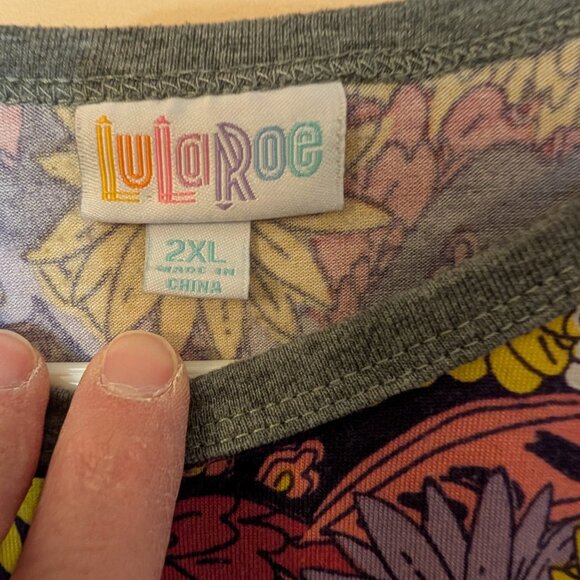 LuLaRoe Floral Top - Picture 5 of 5